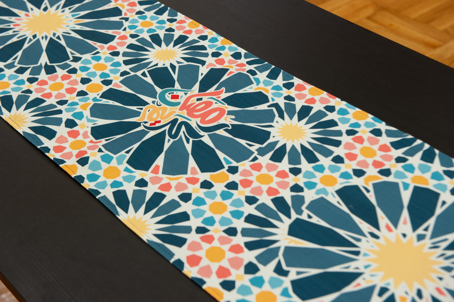 Table Runner (C)